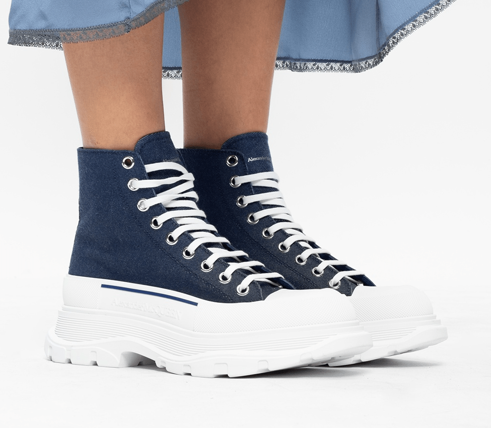 Giày Alexander McQueen Wmns Tread Slick Boots 'Indigo' 611706-W4PD1-4177 - Ảnh 2