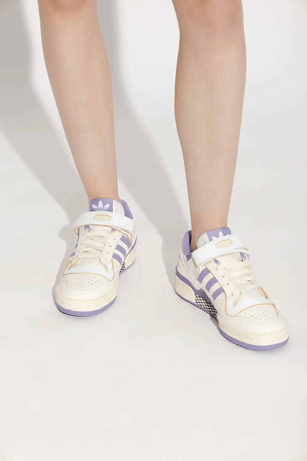 Alternative view of Giày Adidas Forum 84 Low 'Off White Lilac' HQ4375