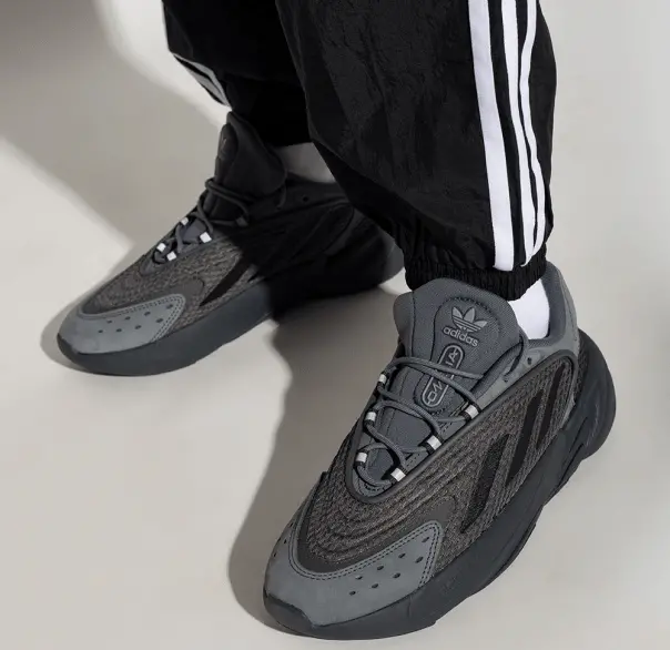 Alternative view of Giày Adidas Ozelia 'Black' GX3254