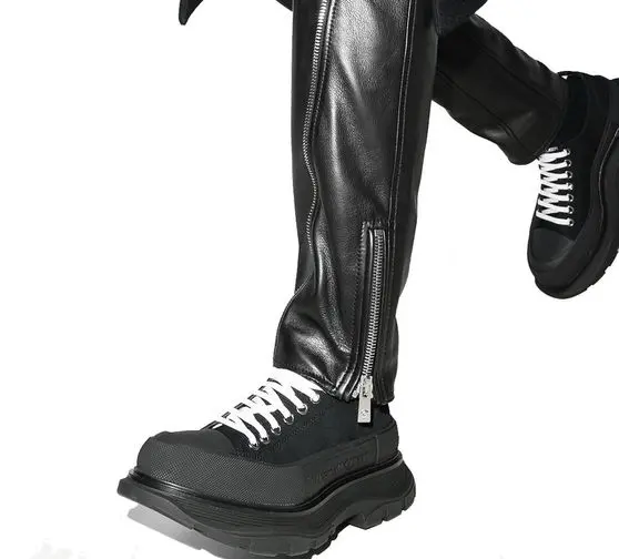 Giày Alexander McQueen Tread Slick Lace Up 'Triple Black' 604257-W4L32-1000 - Ảnh 4