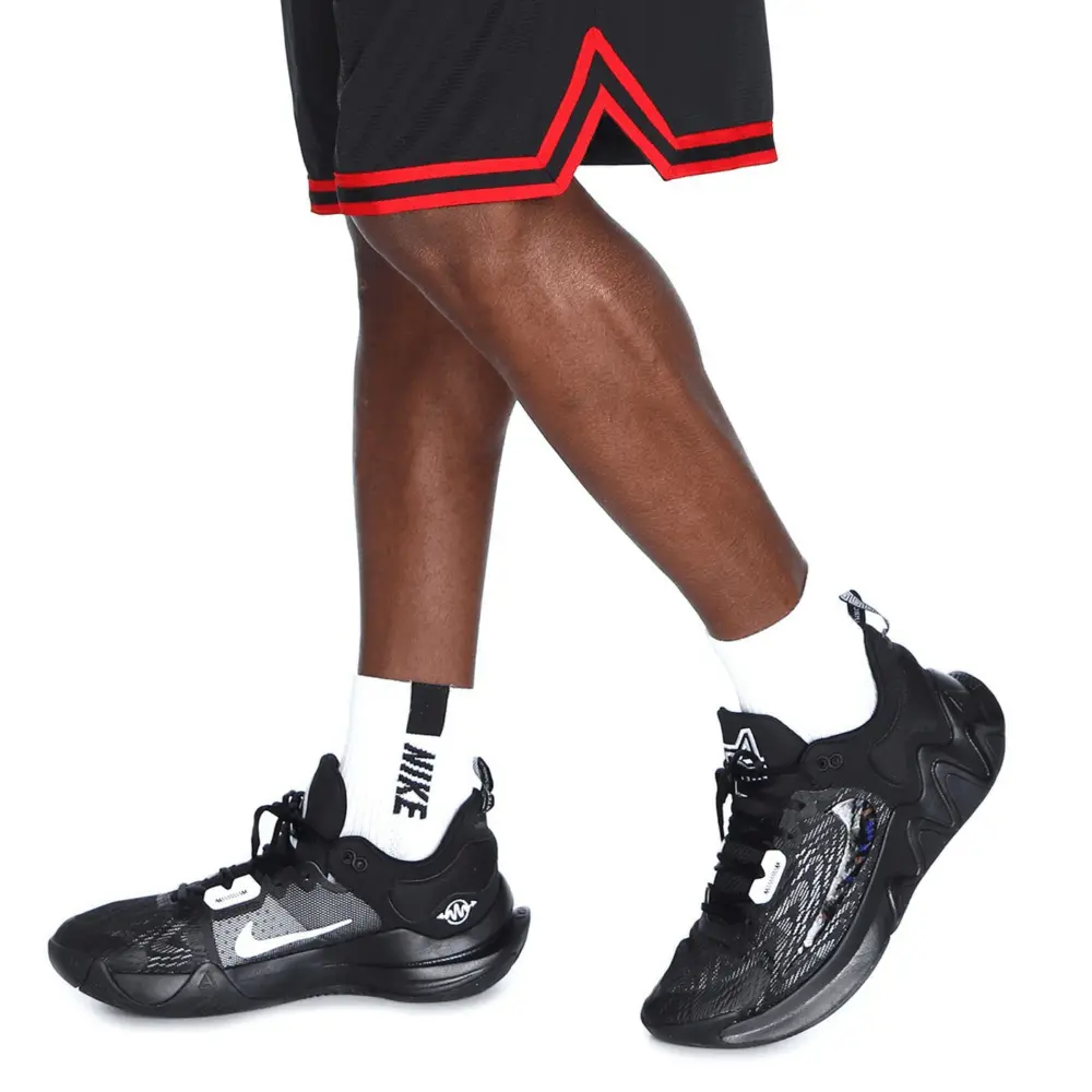 Alternative view of Giày Nike Giannis Immortality 2 'Black Holographic Swoosh' DM0825-002