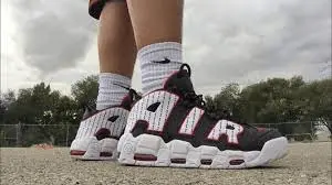 Alternative view of Giày Nike Air More Uptempo 'Pinstripe' AV7947-001