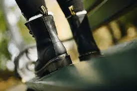 Giày Dr.Martens 1460 Women's Faux Fur Lined 'Black' 21797001 - Ảnh 5