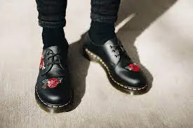 Alternative view of Giày Dr.Martens Vonda 'Black' 24723001