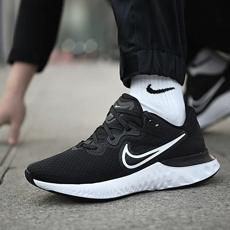Alternative view of Giày Nike Renew Run 2 'Black White' CU3504-005