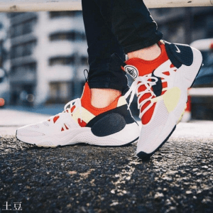 Alternative view of Giày Nike Huarache E.D.G.E. TXT ‘White Red Volt’ AO1697-100