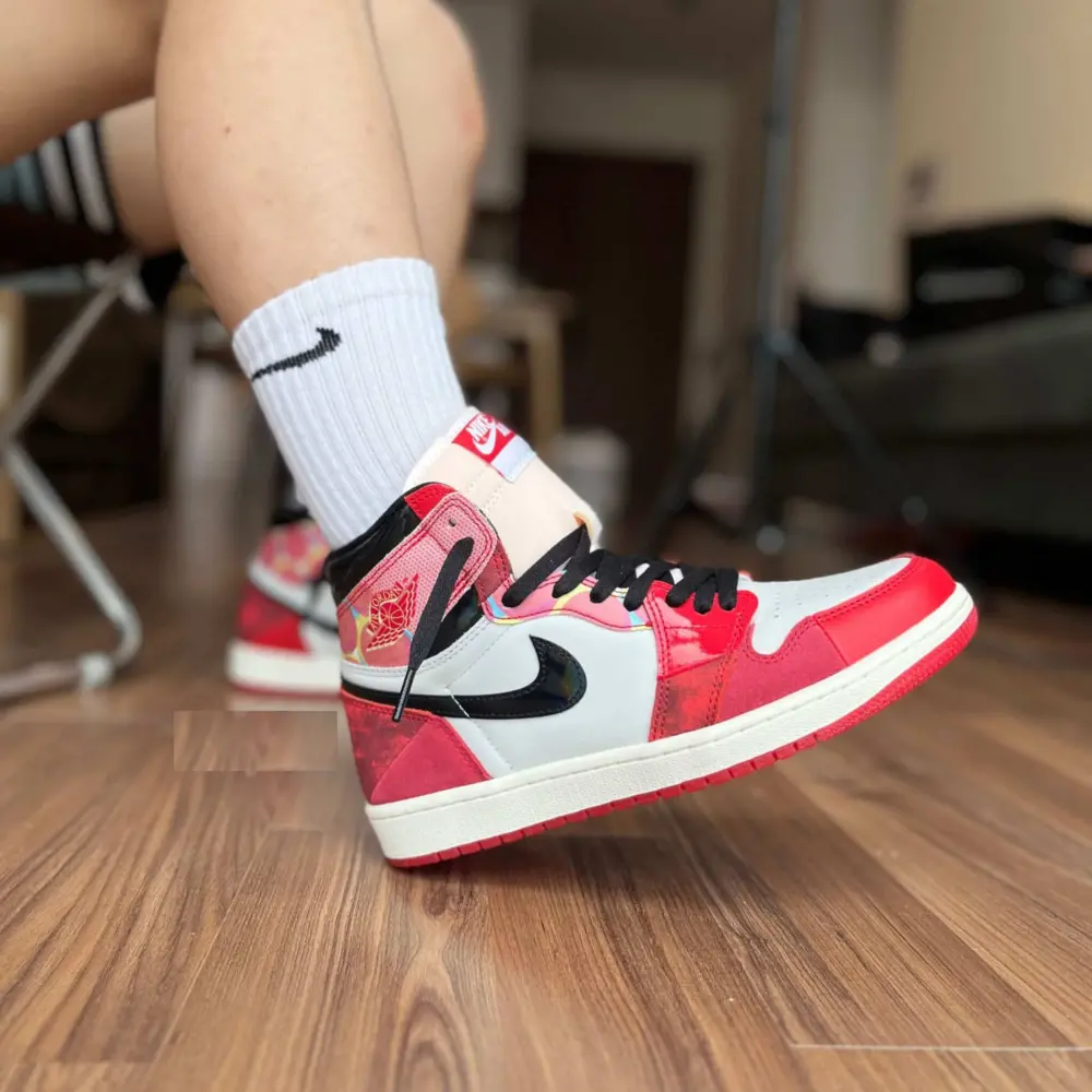 Alternative view of Giày Nike Air Jordan 1 'Spider Verse' DV1753-601