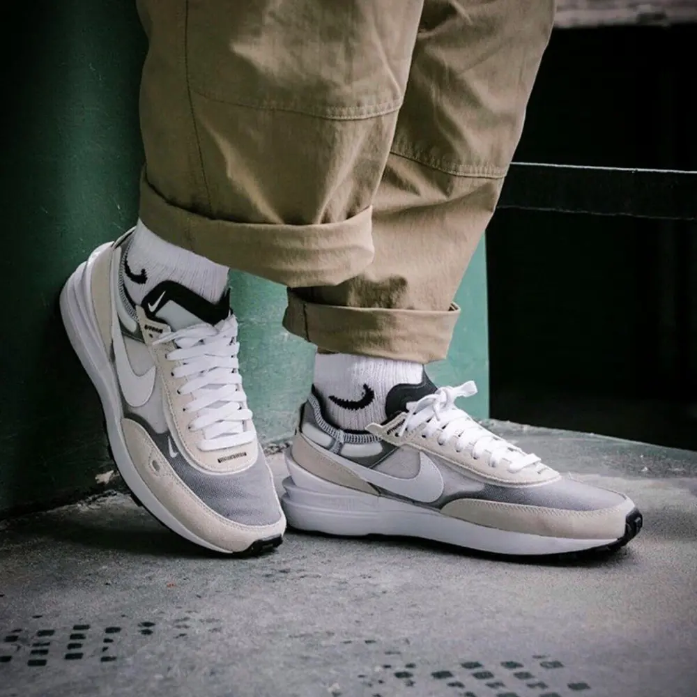 Alternative view of Giày Nike Waffle One GS 'Summit White' DC0481-100