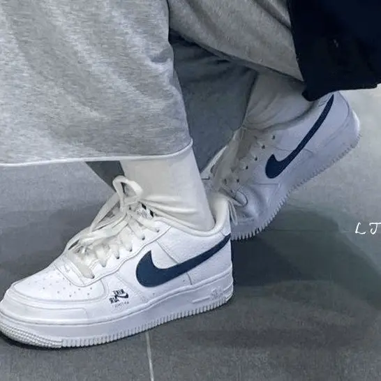Alternative view of Giày Nike Air Force 1 GS 'White Obsidian' CZ4203-101