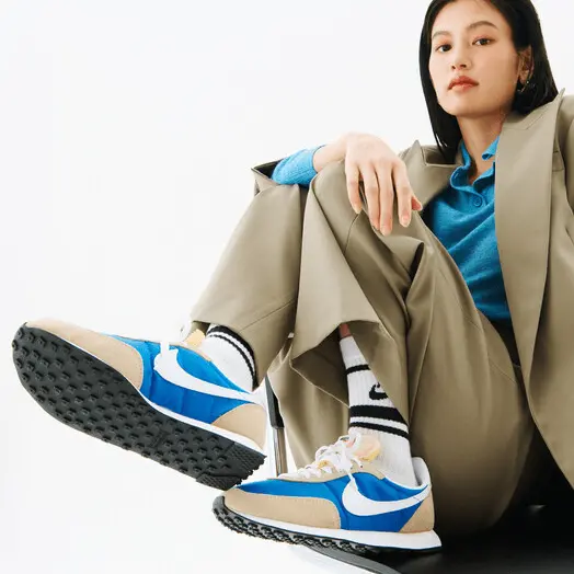 Alternative view of Giày Nike Waffle Trainer 2 'Hyper Royal Rattan' DH1349-400