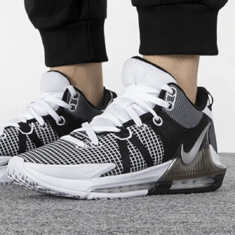Alternative view of Giày Nike LeBron Witness 7 EP 'White Black' DM1122-100