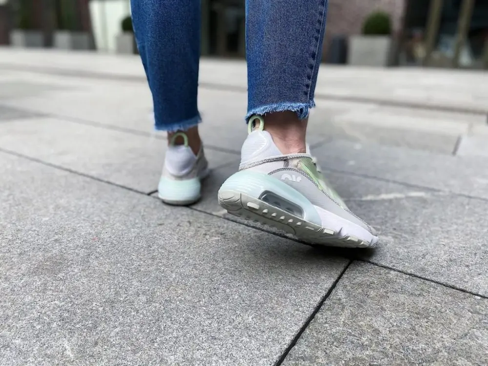 Giày Nike Air Max 2090 'Barely Volt' CT1091-001 - Ảnh 3
