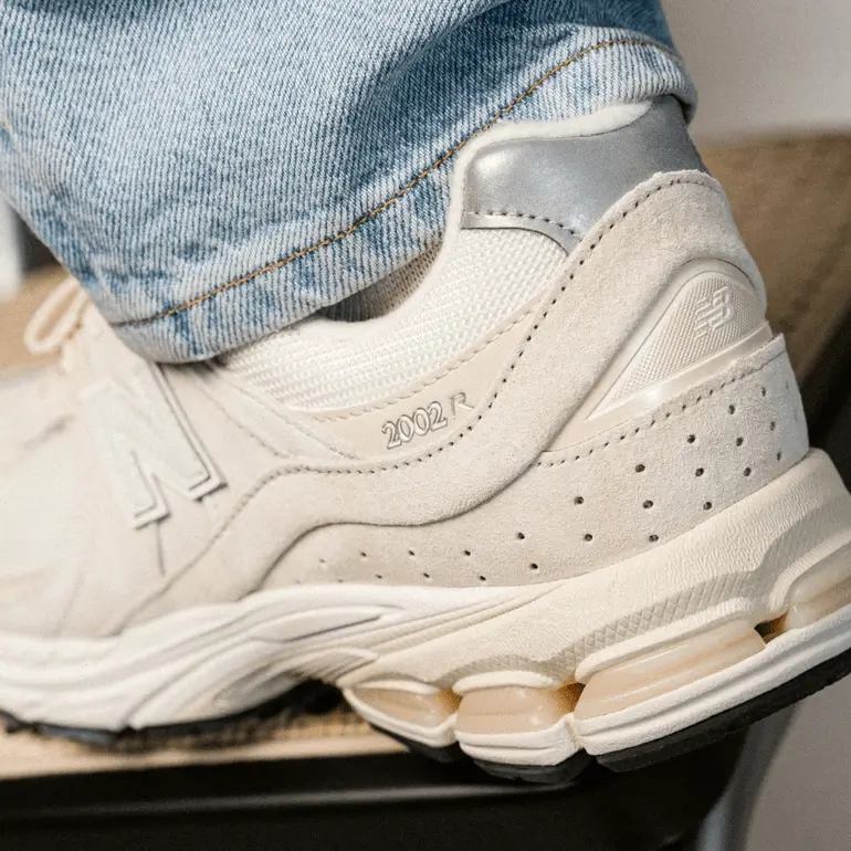 Giày New Balance 2002R 'Off White' M2002RCC - Ảnh 4