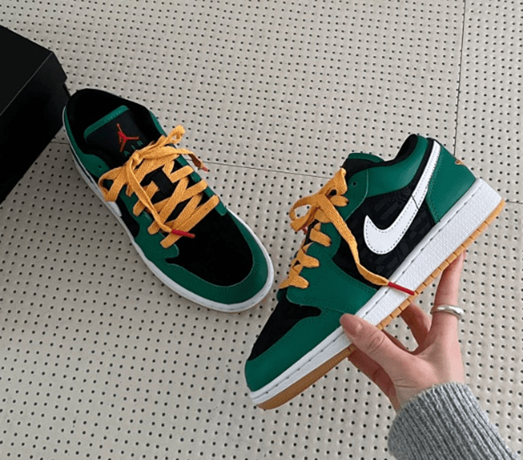 Giày Nike Air Jordan 1 Low SE GS 'Christmas' DQ8421-300 - Ảnh 2