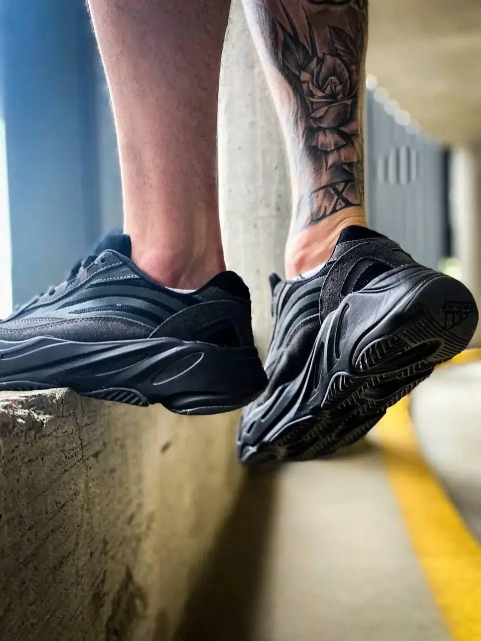 Giày Adidas Yeezy Boost 700 'Utility Black' FV5304 - Ảnh 3