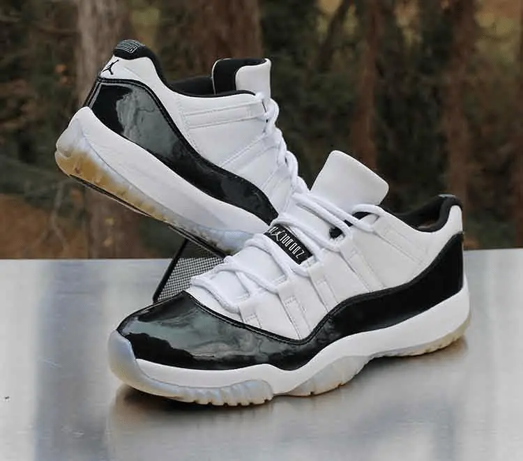 Alternative view of Giày Nike Air Jordan 11 Retro Low 'Emerald' 528895-145
