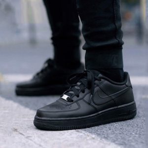 Alternative view of Giày Nike Wmns Air Force 1 '07 'Black' 315115-038