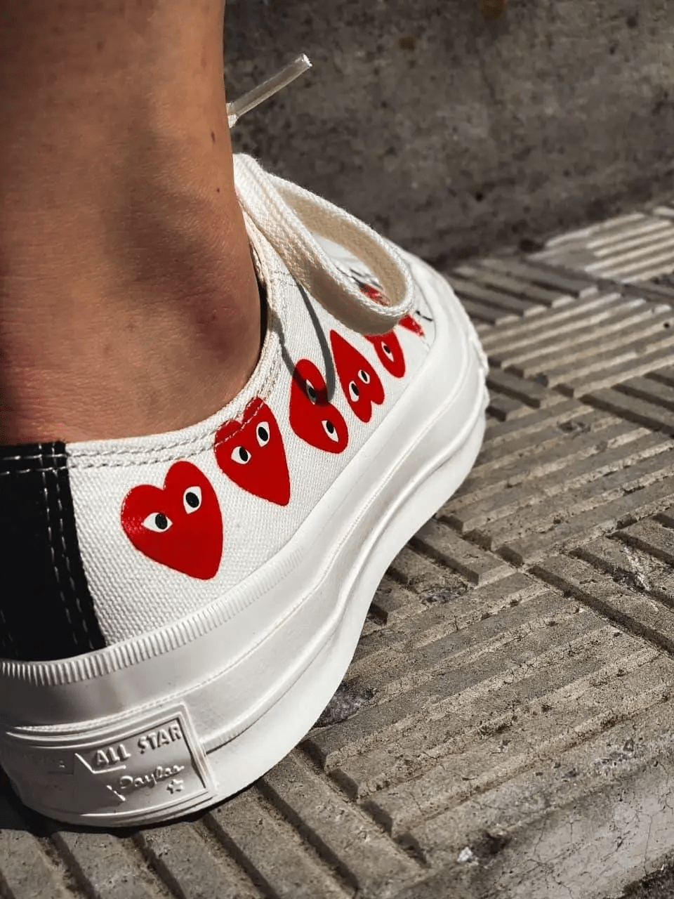 Giày Converse Comme des Garçons Play x Chuck 70 Low Top Multi Heart 162975C - Ảnh 4