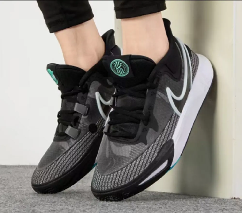 Alternative view of Giày Nike Kyrie 8 GO GS 'Orca' DQ8076-001