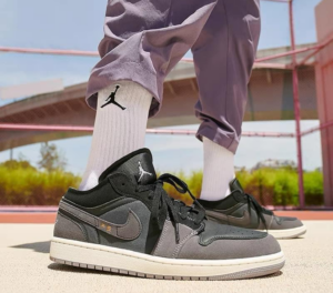 Alternative view of Giày Nike Air Jordan 1 Low Craft Inside Out 'Black' DN1635-001