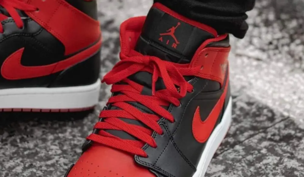 Giày Nike Air Jordan 1 Mid 'Alternate Bred' DQ8426-060 - Ảnh 7