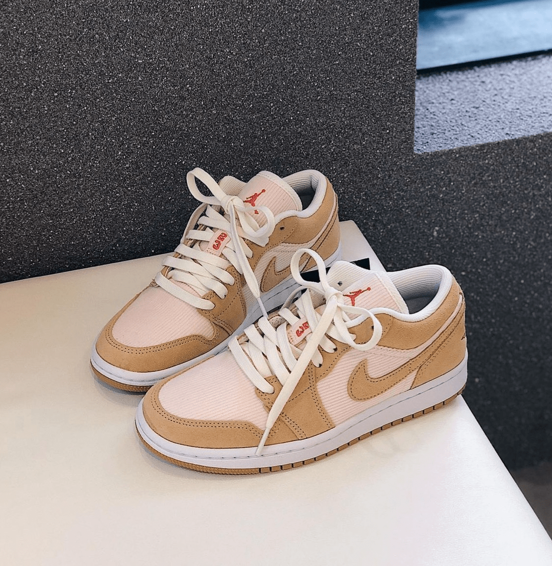 Giày Nike Wmns Air Jordan 1 Low SE 'Twine' DH7820-700 - Ảnh 3