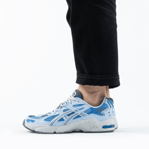 Alternative view of Giày Asics Gel Kayano 5 OG 'Soft Sky' 1021A287-400