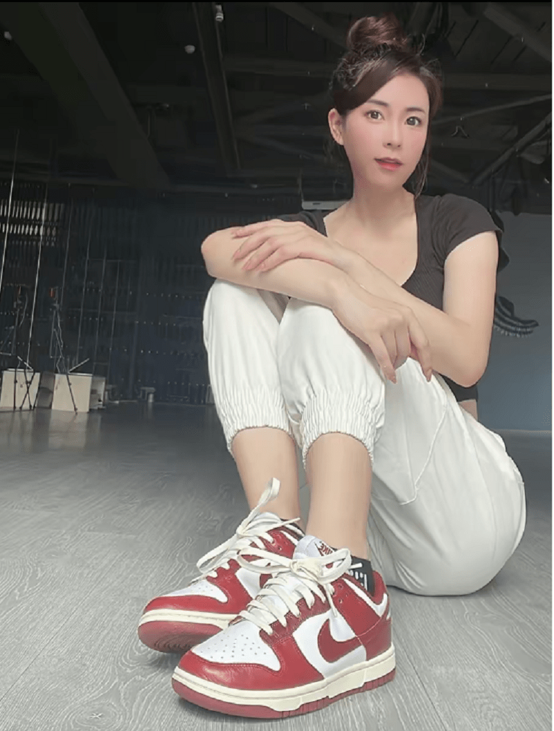 Giày Nike Dunk Low Premium 'Vintage Red' FJ4555-100 - Ảnh 4