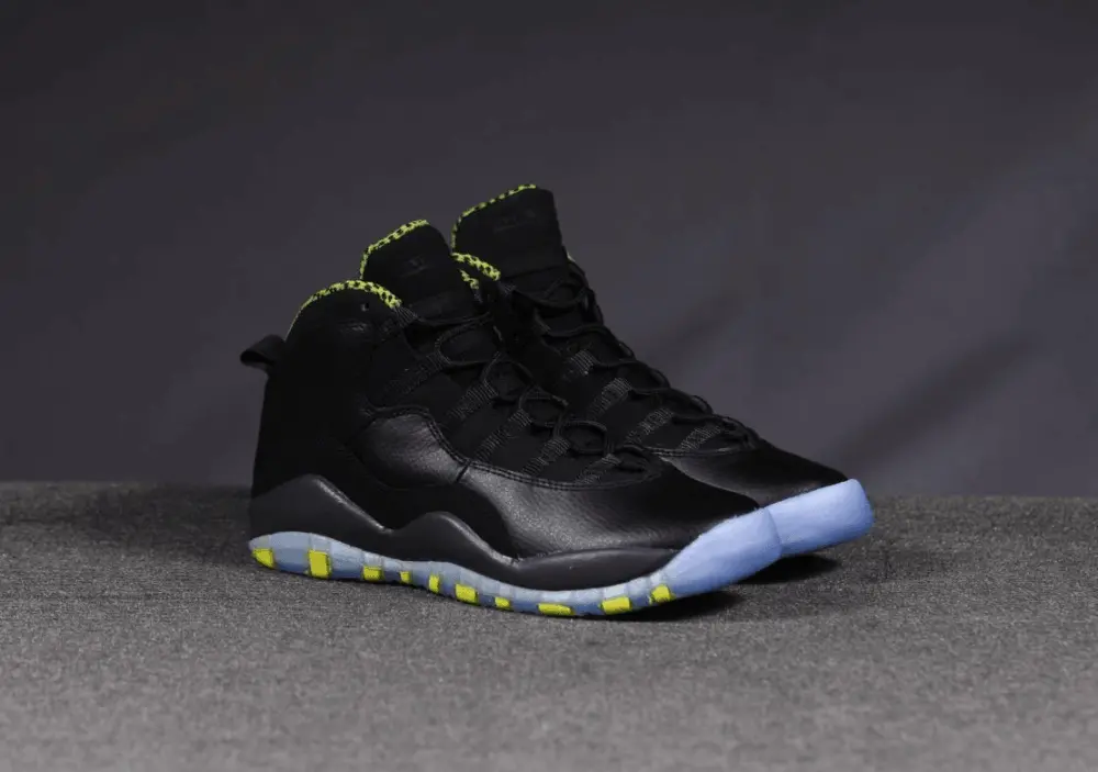 Alternative view of Giày Nike Air Jordan 10 Retro GS 'Venom' 310806-033