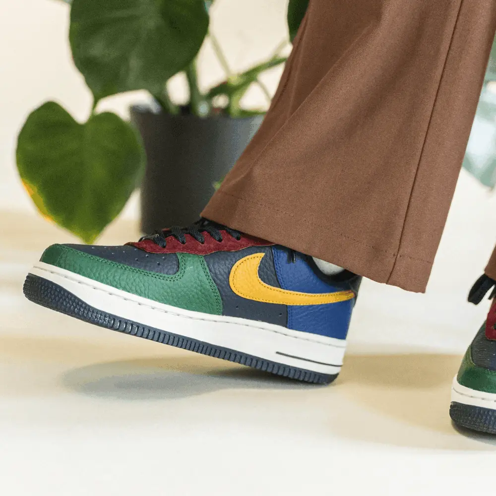 Alternative view of Giày Nike Air Force 1 'Obsidian And Gorge Green' DR0148-300