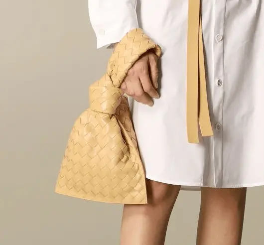 Túi Bottega Veneta The Twist Mini Bag In Shiny Nappa 652001-VCPP0-2700 - Ảnh 4