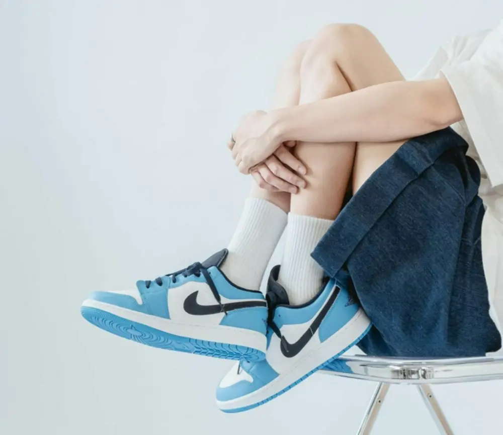 Giày Nike Air Jordan 1 Low GS 'UNC' 553560-144 - Ảnh 6