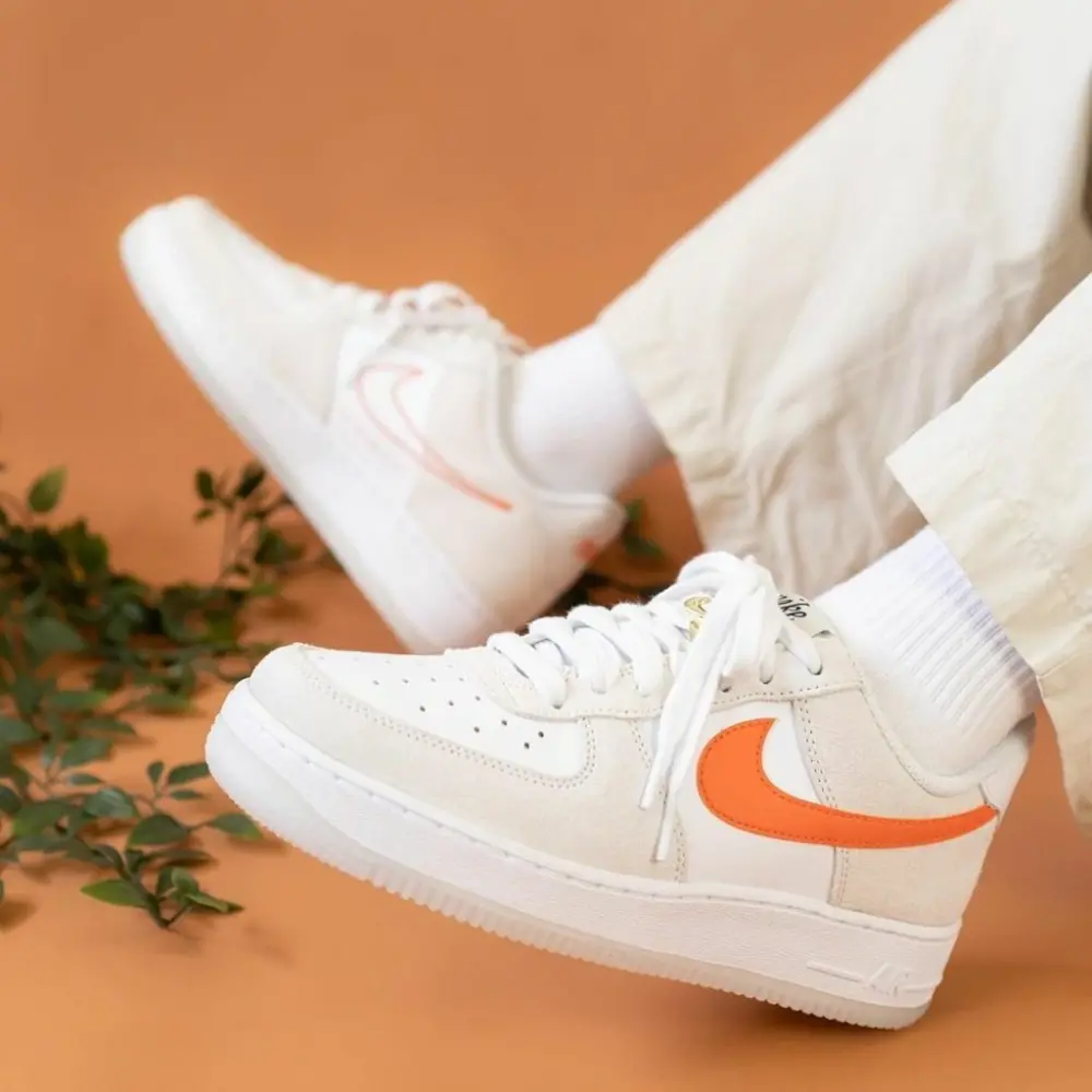 Alternative view of Giày Nike Wmns Air Force 1 '07 SE 'First Use' DA8302-101