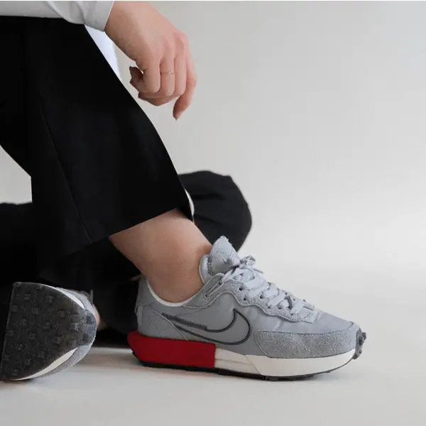 Alternative view of Giày Nike Fontanka Waffle 'Grey Red' DC3579-003