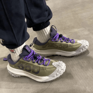 Alternative view of Giày Nike ACG Mountain Fly 2 Low 'Olive Green' DV7903-200