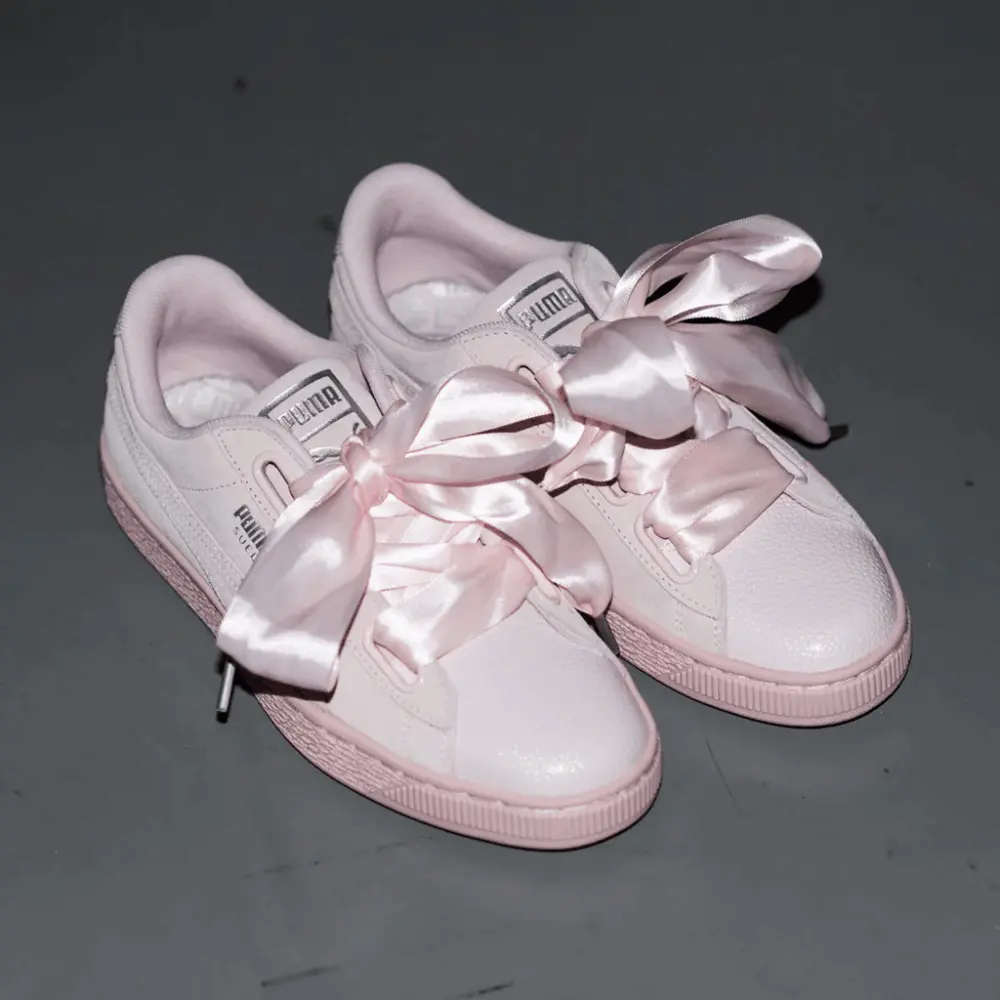 Alternative view of Giày Puma Wmns Suede Heart Bubble 'Pearl' 366441-02