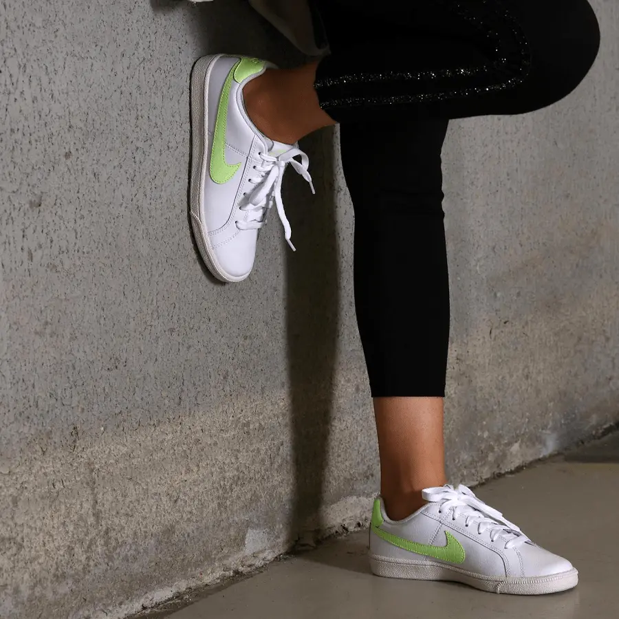 Alternative view of Giày Nike Court Royale 'White Barely Volt' 749867-121