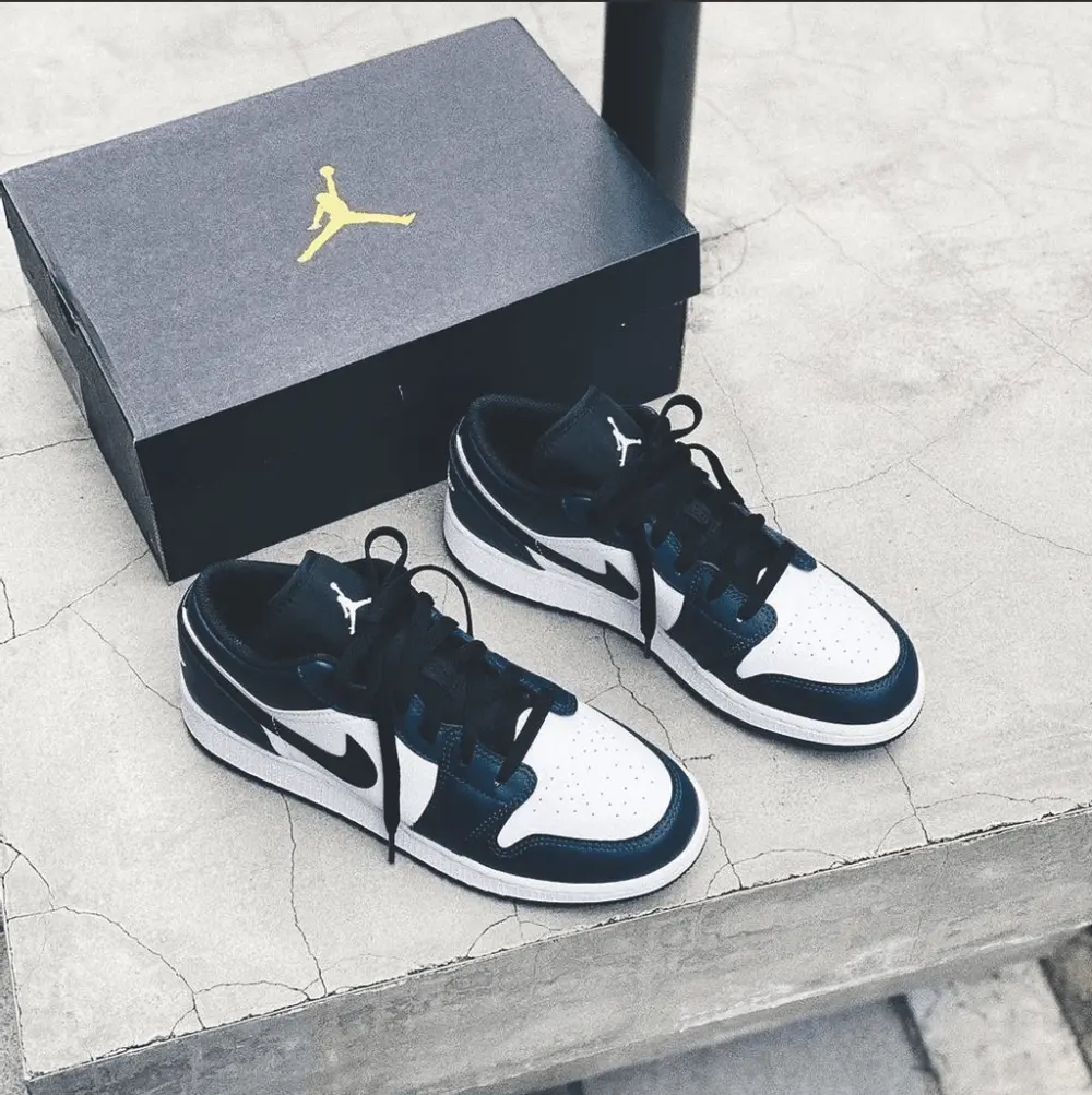 Giày Nike Air Jordan 1 Low GS 'Armory Navy' 553560-411 - Ảnh 5