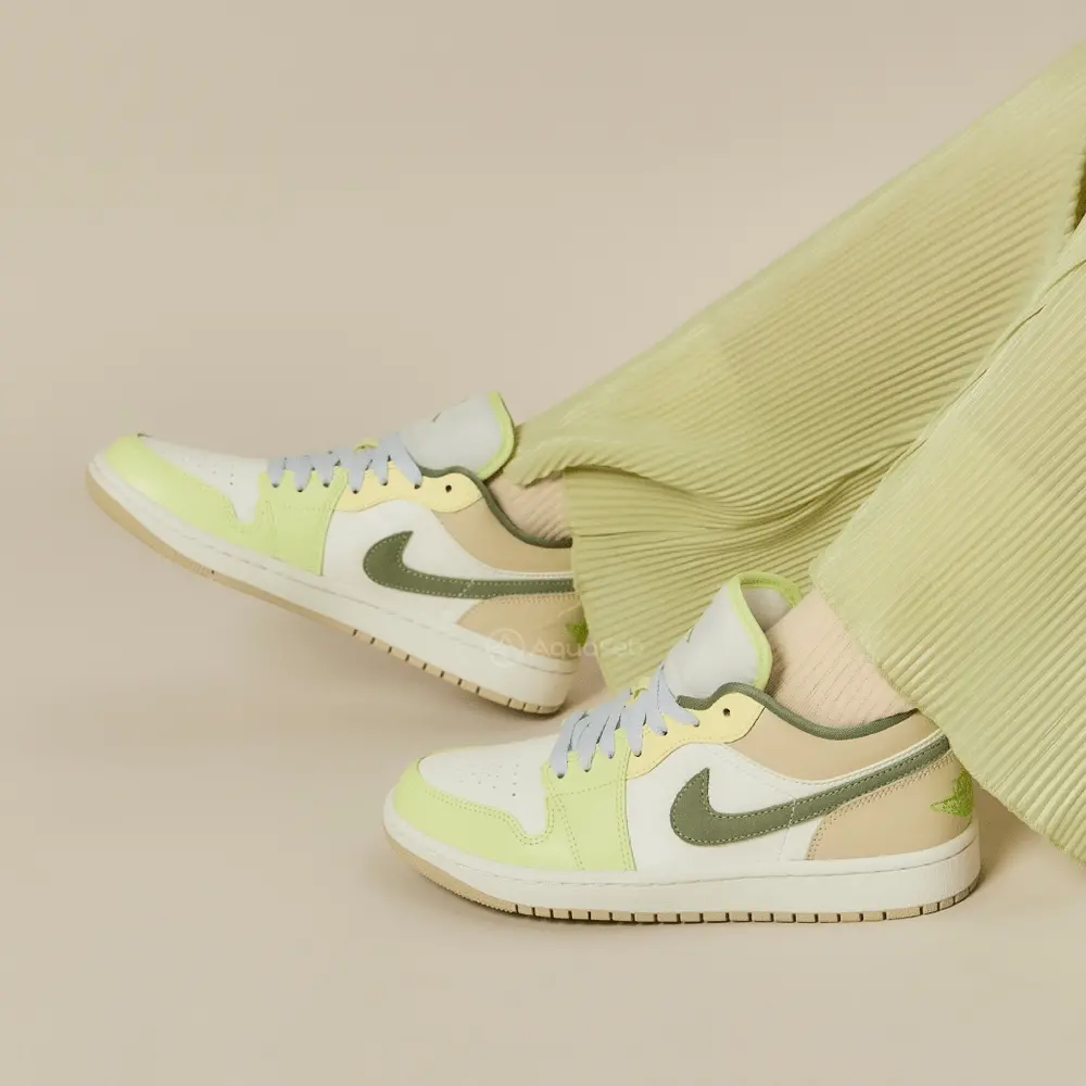 Alternative view of Giày Nike Air Jordan 1 Low ‘Pale Citron’ FD9906-131