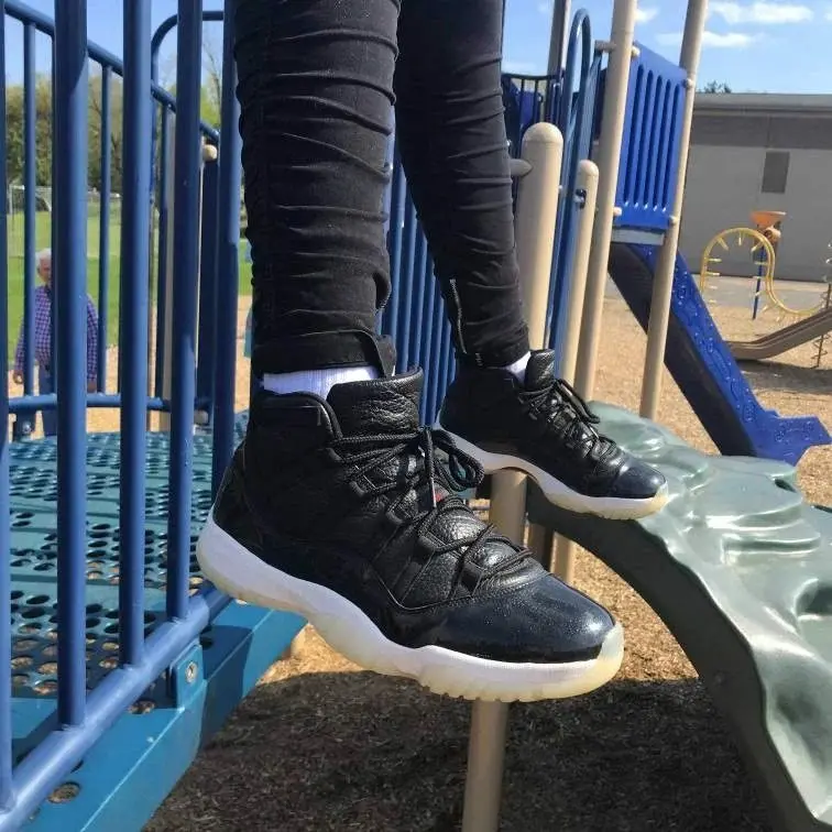 Alternative view of Giày Nike Air Jordan 11 Retro '72 10' 378037-002