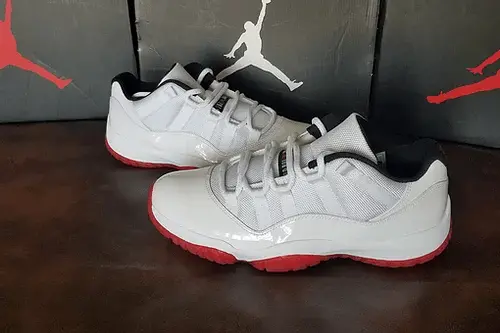 Giày Nike Air Jordan 11 Retro Low 'Cherry Bottom' 528895-101 - Ảnh 4