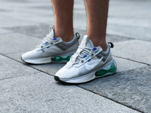 Alternative view of Giày Nike Air Max 2021 'Photon Dust Clear Emerald' DA1925-003