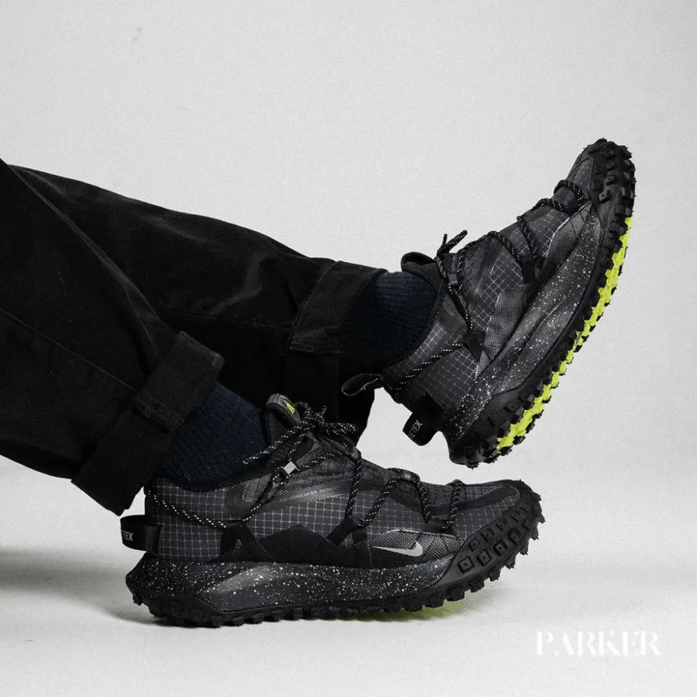 Alternative view of Giày Nike ACG Mountain Fly Low Gore-Tex SE 'Dark Smoke Grey' DD2861-002