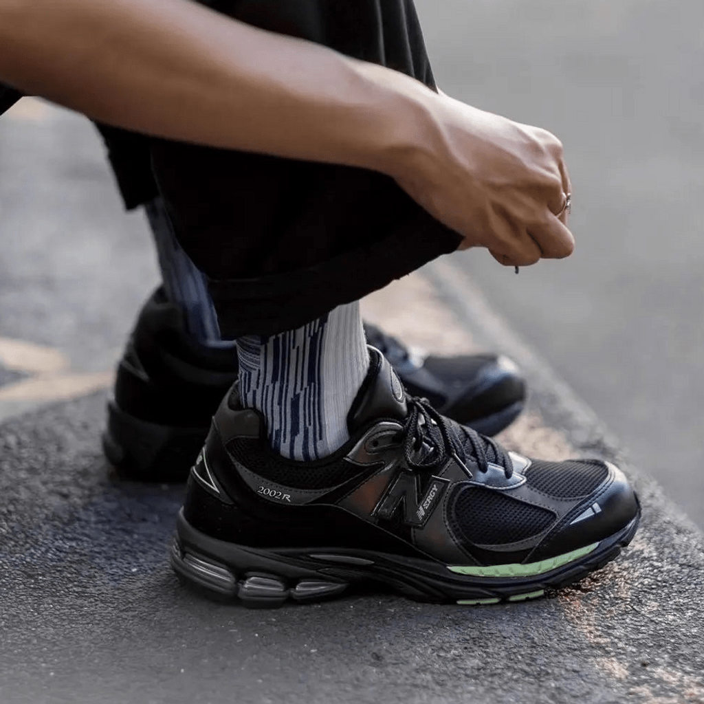 Giày New Balance 2002R 'Black Green' M2002RLD - Ảnh 4