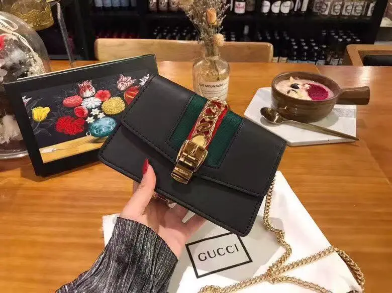 Alternative view of Túi Gucci Sylvie Leather Mini Chain Bag 494646 CWLSG 1060