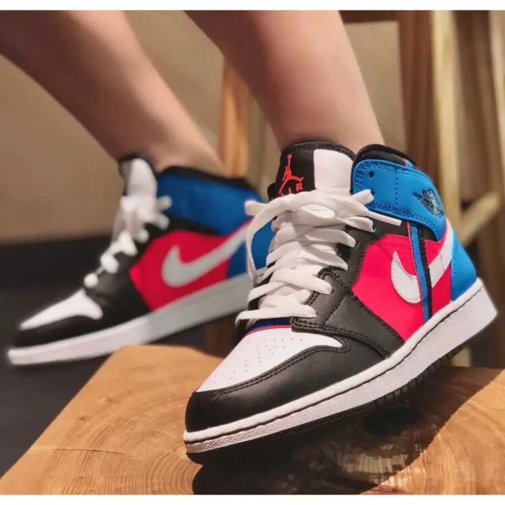 Alternative view of Giày Nike Air Jordan 1 Mid GS 'Game Time' CV4891-001