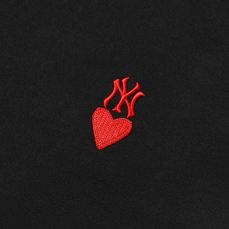 Áo MLB Heart Back Big Logo Sweater 3AMTH0314-50BKS - Ảnh 3
