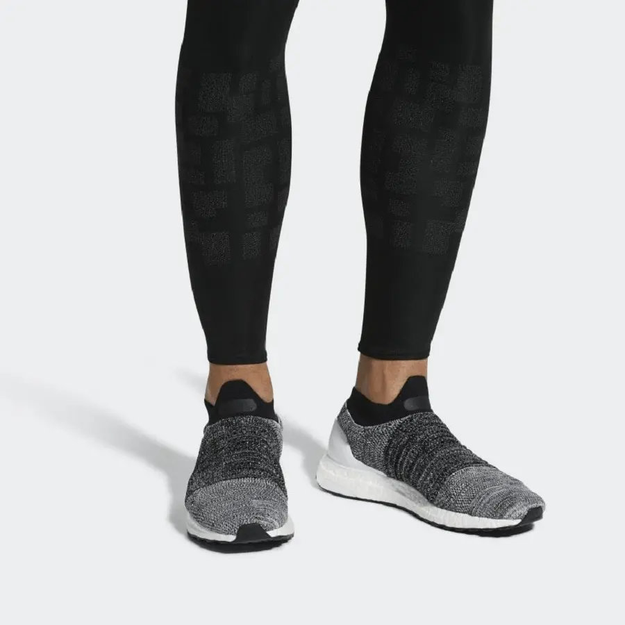 Alternative view of Giày Adidas Ultraboost Laceless ‘Black White’ BB6141