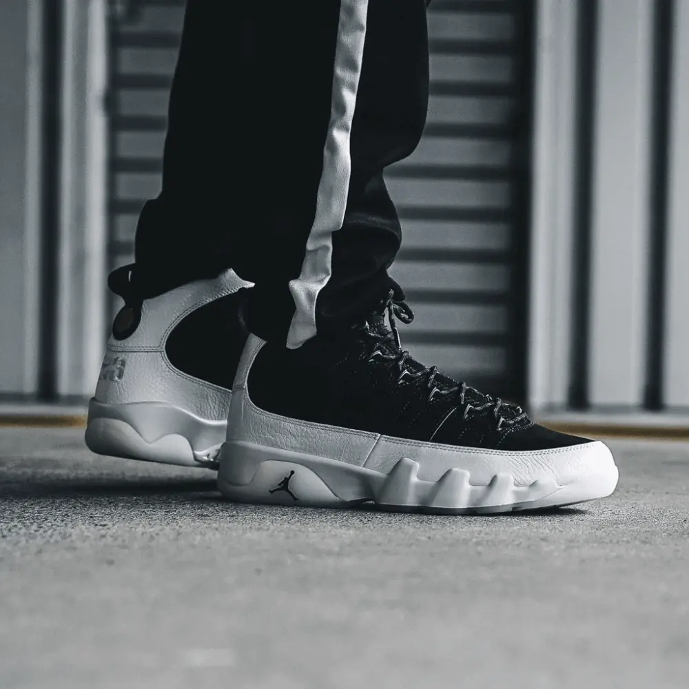 Alternative view of Giày Nike Air Jordan 9 Retro 'City of Flight' 302370-021