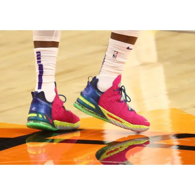 Alternative view of Giày Nike LeBron 18 EP 'Los Angeles By Night' DB7644-600